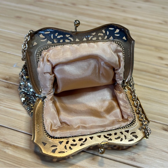 Vintage Whiting & Davis Gold Mesh Evening Bag Antique Detail Snap - Picture 6 of 9